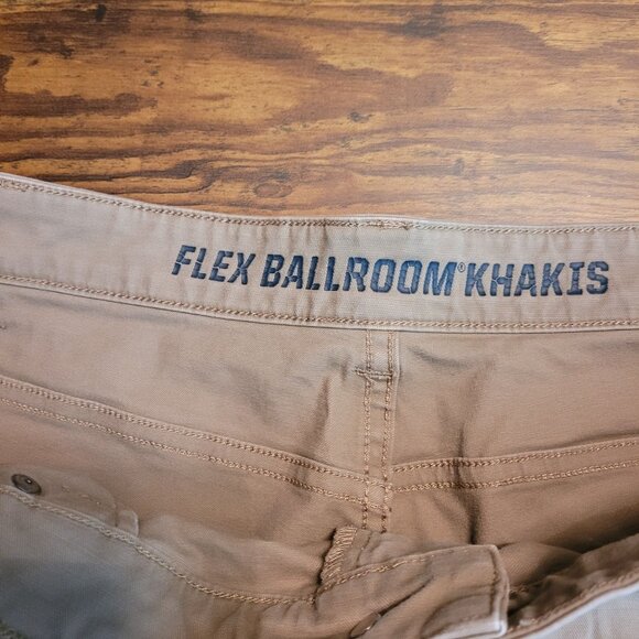 Duluth Trading Co Khakis Mens 40x32 Measures 40x31 Flex Ballroom Relaxed Fit - Picture 6 of 12